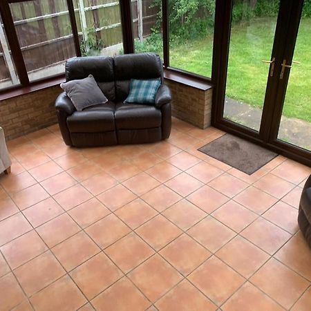 Big 5 Bedroom House In Biddenham With 3 Bathrooms Exterior photo